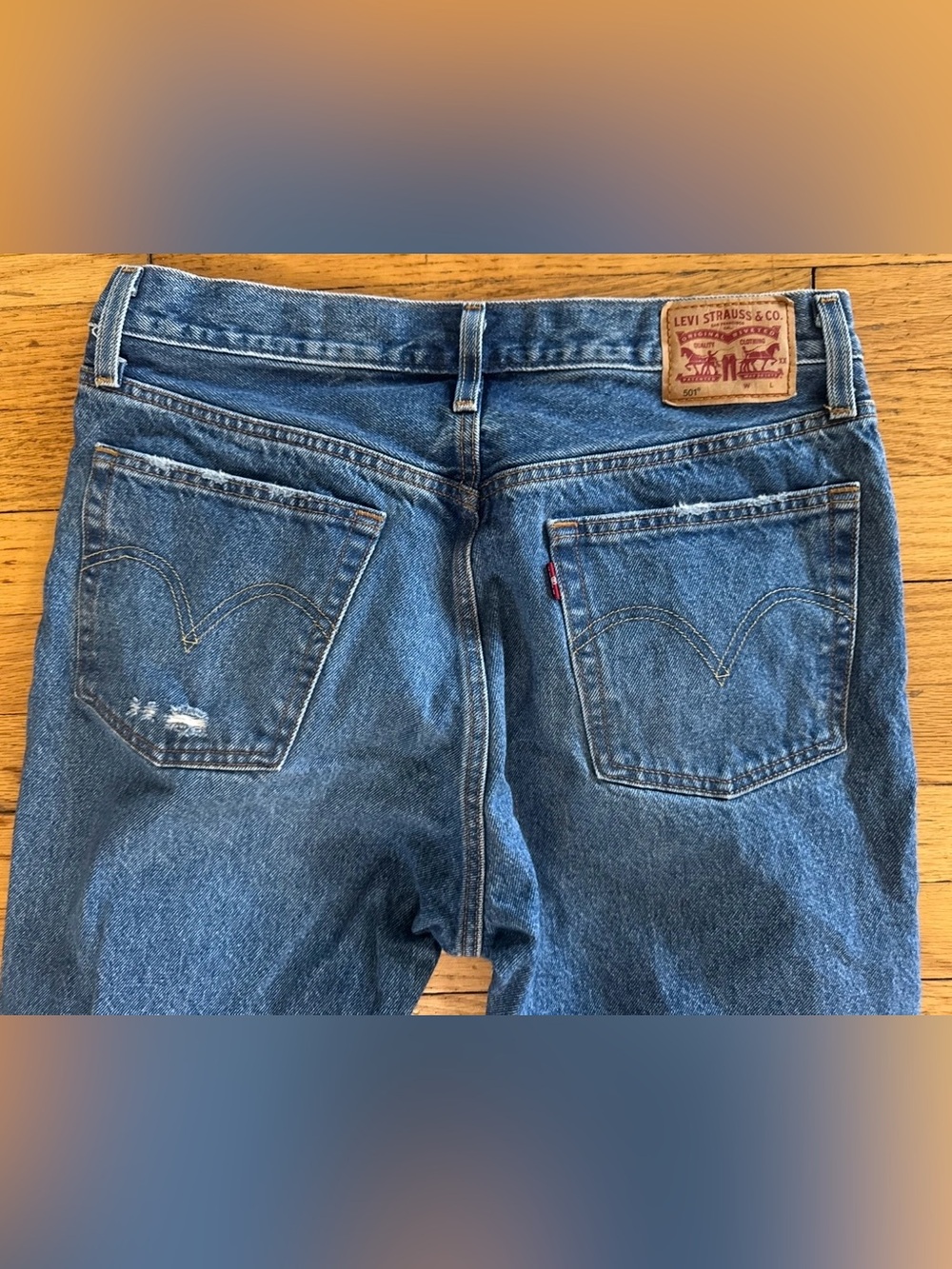 Levi's Medium Blue Distressed Straight-Leg Jeans size 30 - Picture 4 of 14
